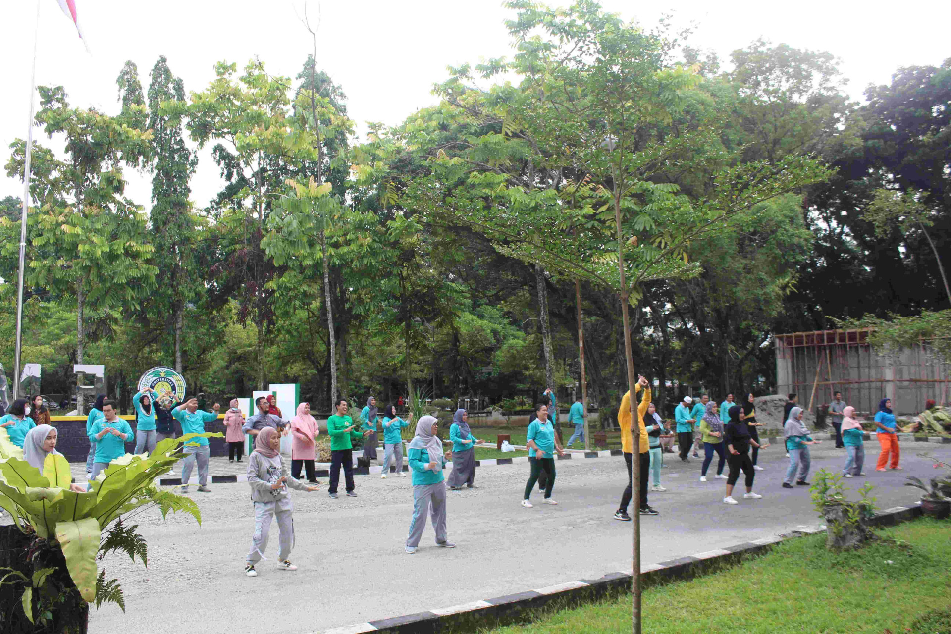 FMIPA Melaksanakan Olahraga Bersama untuk Mendukung Program Kampus Sehat